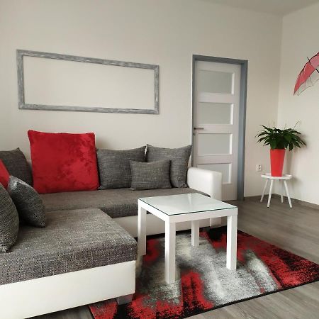 Byt Puskinova Apartment Hradec Kralove Exterior photo